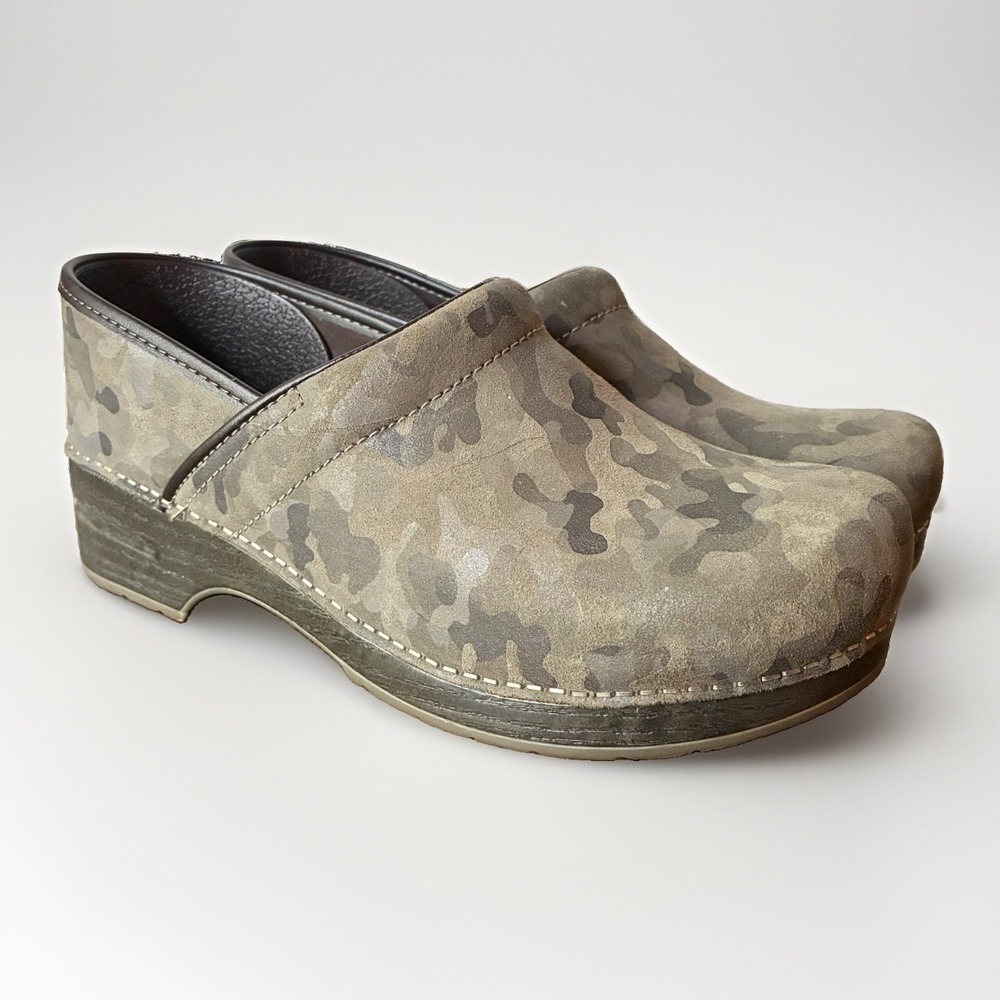 Dansko Professional Suede Stability Clog Green Camo Womens EU 42 US 11.5 / 12
